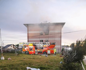 Fiscalía señala que faltan tomar declaraciones por incendio de edificio en Av.Bulnes