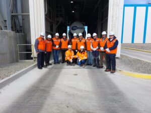 Empresarios visitaron importante planta de cemento de Melón
