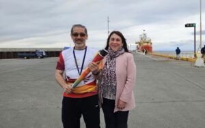 Trabajador de la salud y relevista de antorcha panamericana en Punta Arenas: “Esta participación me ha hecho sentir reconocido”