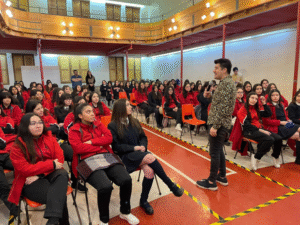 Actor dictó lúdica charla motivacional a estudiantes secundarias