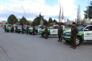 Cinco vehículos nuevos para Carabineros en Última Esperanza