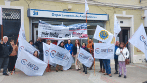 Funcionarios del Servicio de Impuestos Internos cumplen hoy 12 días de paro