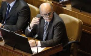 Diputado Matheson: “Si la cosa está mal en la parte alta empiezan a haber deficiencias en todos los aspectos”