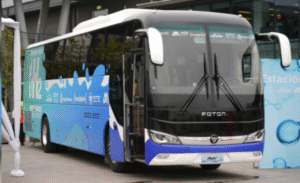 Conoce el primer bus interurbano impulsado por hidrógeno