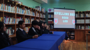 Estudiantes del Liceo Sara Braun participaron en deletreo de palabras en inglés