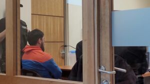 Se querellan contra sujeto que huyó del lugar al protagonizar colisión vehicular
