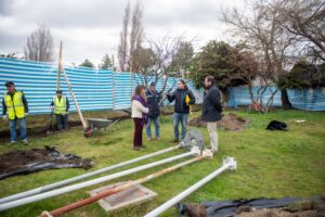 Municipalidad de Natales dio inicio a la reposición de luminarias para la Plaza de Armas