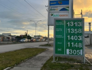 Gasolinas bajan 28 pesos el litro y surge optimismo por inflación