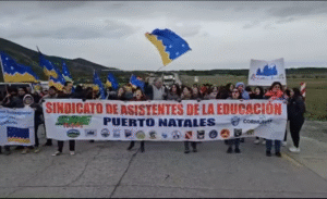 Asistentes de la educación cortaron ruta en Puerto Natales