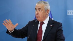 Exministro Mañalich y nuevo virus un China: “Hay que tener mucho cuidado y vigilancia”