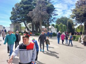 Más de 50 mil personas asistieron ayer a los cementerios de Punta Arenas