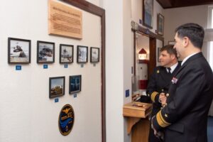 Ceremonia de reinauguración de muestra histórica de la Aviación Naval