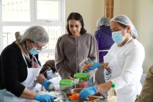 Vecinos de Río Verde realizan taller de elaboración de conservas, encurtidos y fermentos