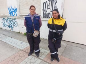 La realidad de quienes se encargan de ordenar los estacionamientos de la ciudad