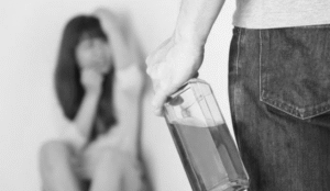 Arresto domiciliario a sujeto que incurrió en diversos delitos en casa de su expareja