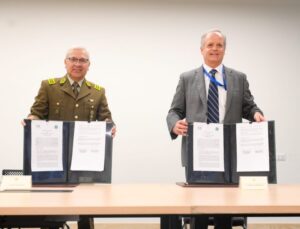 Carabineros y el INE firman convenio de colaboración para la prevención