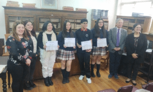 Liceo Sara Braun condecoró a estudiantes ganadores de concurso de poesía juvenil