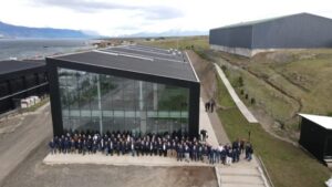 Empresa acuícola AquaChile inauguró ayer un moderno edificio en Puerto Natales