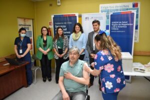 Grupo objetivo se inoculó ayer con nueva vacuna contra el Covid-19