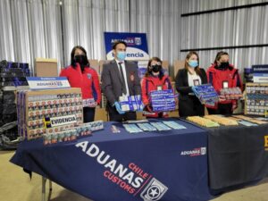 Operativo policial incautó 80 mil cajetillas de cigarrillos, vehículos y dinero en efectivo