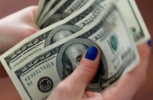 Se desploma el dólar