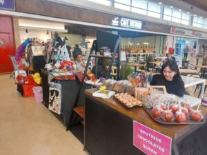 Con distintos niveles de éxito se realizó la Feria Mujeres que Emprenden