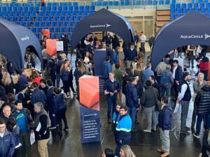 Más de mil personas participaron en Feria de Proveedores de AquaChile