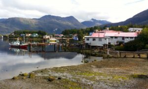 Seremi de Salud amplía cierre en Puerto Edén por marea roja