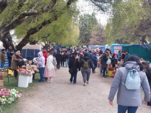 Floristas sacaron cuentas alegres en Día de Todos los Santos
