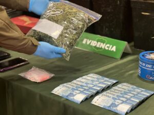 Detienen a dos sujetos por tráfico de drogas en Punta Arenas
