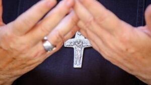 Cuáles son las reformas en la Iglesia Católica a las que se oponen los críticos del papa Francisco