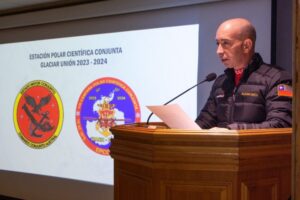 Tercera Zona Naval despide a dotación que conformará la Estación Polar Científica