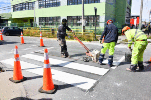 Dirección de Tránsito refuerza cruces peatonales con demarcación