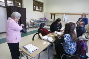 Fundación Derechos Mayores advierte preocupación por los cambios de locales de votación