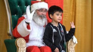 Más de 6 mil niños de Punta Arenas recibirán hoy y mañana regalos de Navidad