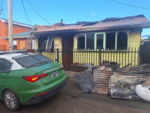 Madre e hija lo pierden todo en voraz incendio que afectó a su vivienda