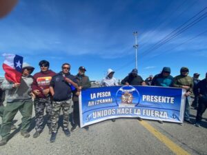Pescadores artesanales se tomaron “el cruce de la muerte” para manifestarse