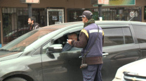 Trabajadores de estacionamientos en la incertidumbre sobre futuro de su fuente laboral