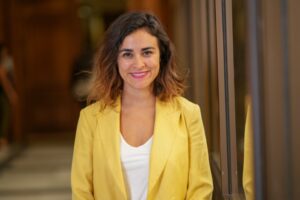 Diputada Javiera Morales arriesga multa por preuniversitario gratuito