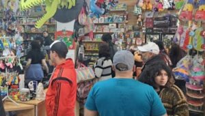 Argentinos buscaron ofertas y regalos económicos