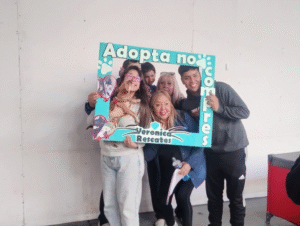 Familia adoptó perrita en tercera jornada organizada por “Verónica Rescates”
