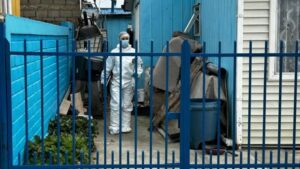 Una persona fue encontrada apuñalada y fue trasladada de urgencia al Hospital Clínico