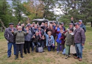 Programa Vínculos en Natales finalizó con paseo de 40 personas mayores