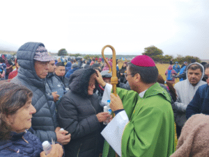 Decenas de feligreses rindieron tributo a Virgen de Montserrat