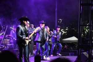 Grupo ranchero protagonizó violento accidente: un muerto y 11 lesionados