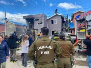 Incendio afectó por completo a vivienda en Río Seco