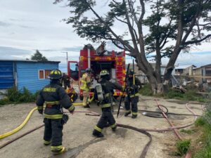 Incendio afectó a vivienda en Punta Arenas