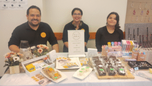Más de 30 emprendedores estarán hasta el viernes en la sede Santo Tomás