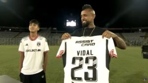 Arturo Vidal volvió a Colo-Colo: “Que el fútbol chileno crezca en Sudamérica”