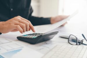 Experto entrega potenciales beneficios e inconvenientes del Pacto Fiscal para las pymes